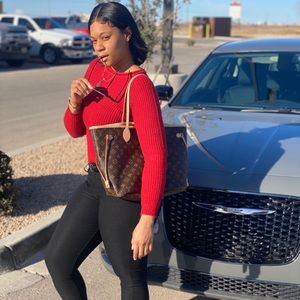 Meet your Posher, Crystal